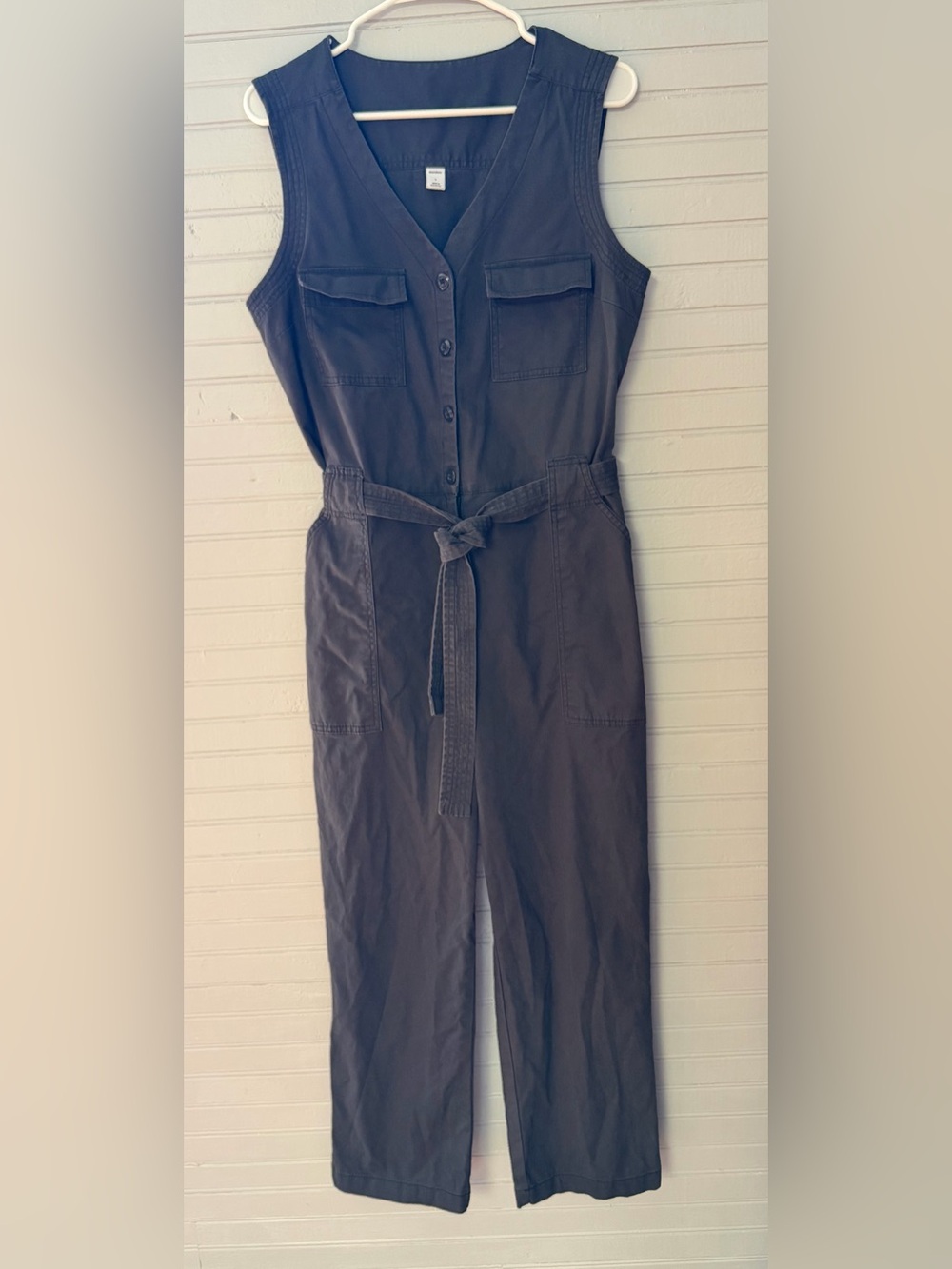 Old Navy Sleeveless Button-Front Utility Jumpsuit in Charcoal